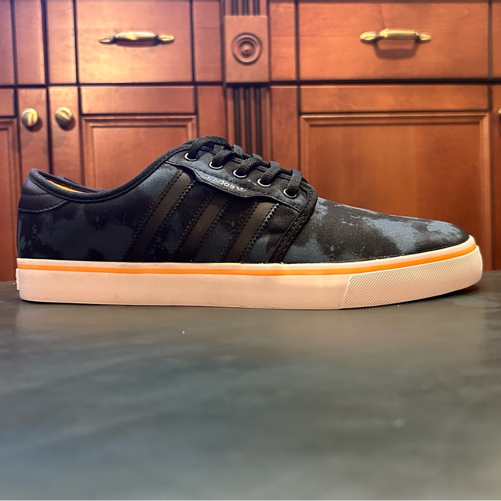 ADIDAS Men's Seeley core black/midnight/orange D68873 Sz 10 NEW/PERFECT w/ Box - Picture 8 of 16